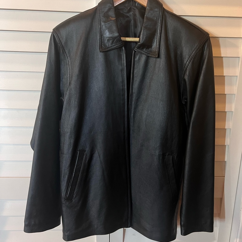Men’s Genuine leather jacket. Excellent condition.